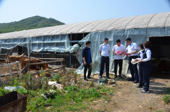 围绕农户所急所需，全面推广大连农商银行的“整村授信”服务模式。.jpg