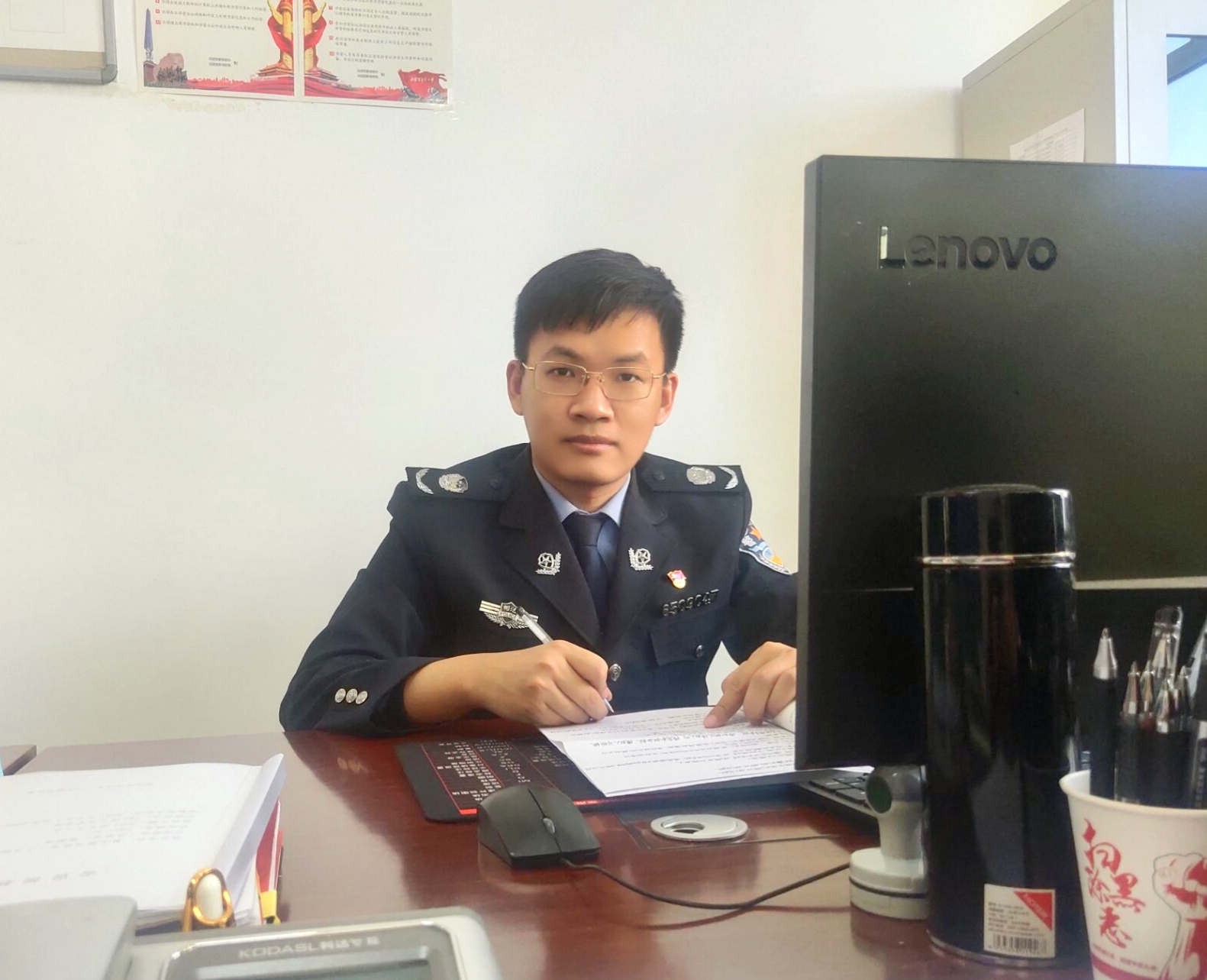 温睿工作照片.jpg