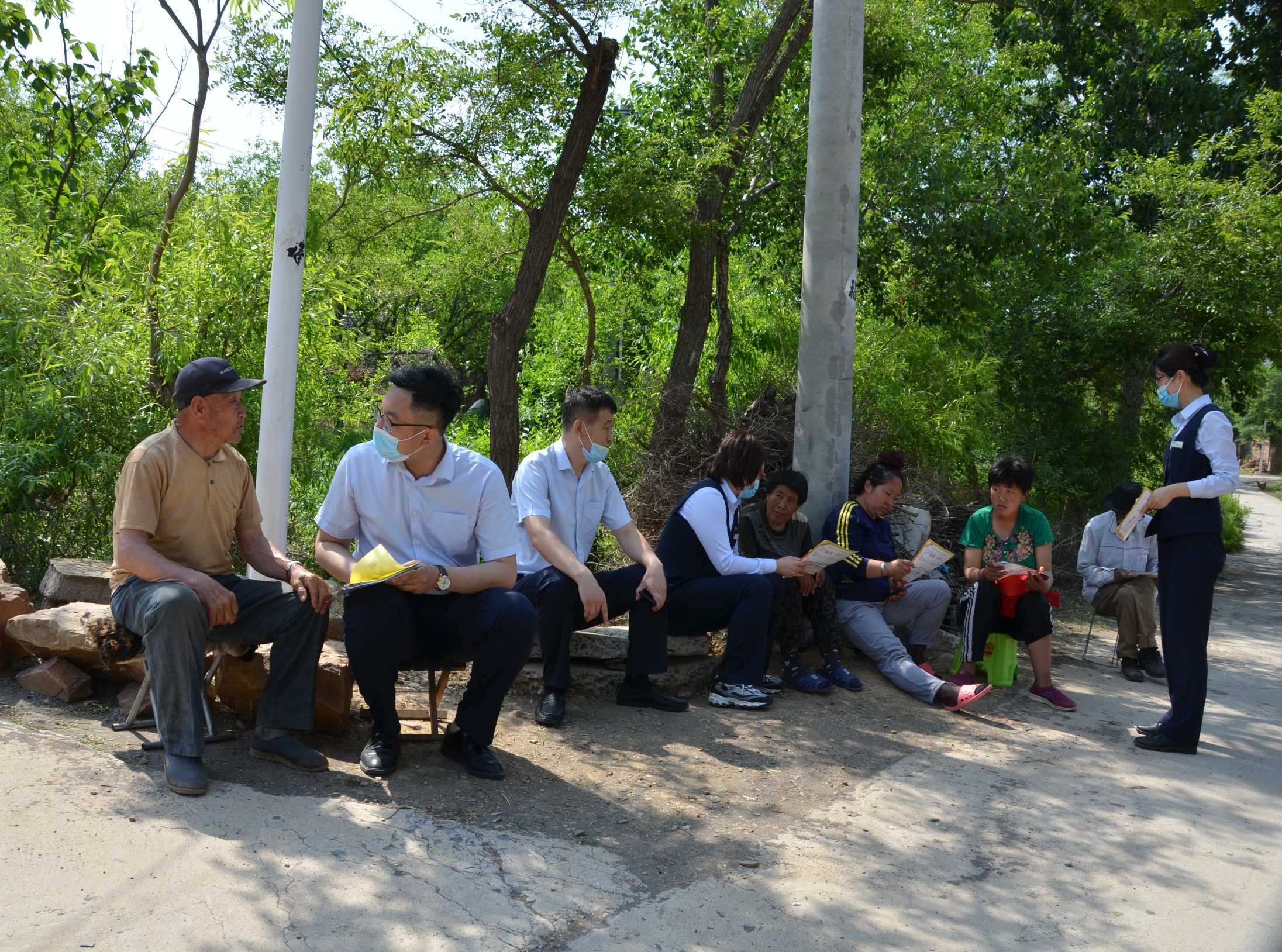 深入了解老百姓的资金需求，让农商行和老百姓结下了浓浓的“鱼水之情”。.jpg