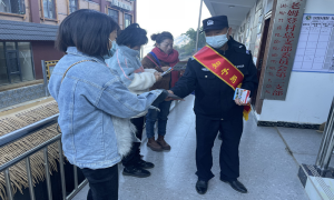 用法护边助力乡村建设