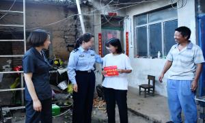汝阳法院“天平爱心志愿服务队”：送上一份爱 温暖群众心