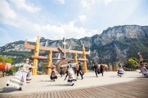 磅礴乌蒙风光无限 花海毕节一路向前