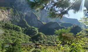 “天坑村”的幸福路