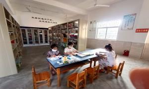农家书屋“充电忙” 乡村振兴动力强