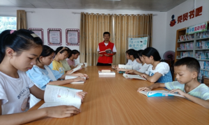 桂林恭城：丰富农家书屋 推动文化惠民