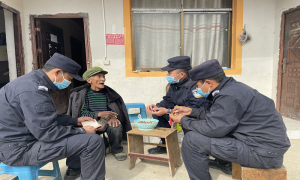 新春慰问送温暖 浓浓关怀暖民心