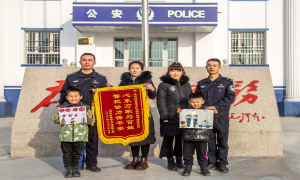 锦旗背后的为民故事