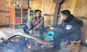 架科底边境派出所维独警务室开展反邪教宣传活动