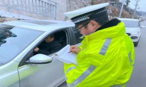 湖北利川交警：多举措守护元旦佳节交通平安