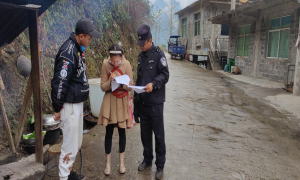 鹿马登边境派出所所开展防范网络电信诈骗“五进”宣传活动