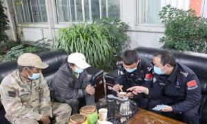 “熊孩子”打赏主播1万多 移民管理警察帮助追回全款