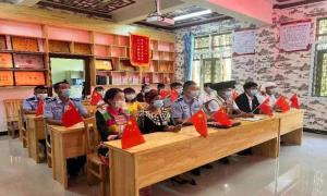 云岭边陲各族干部群众收听收看党的二十大开幕会盛况