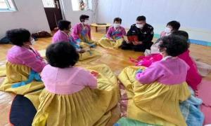 南坪边境派出所与辖区群众共同学习党的二十大精神