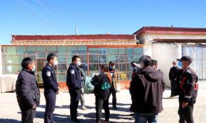 霍尔边境派出所成功为8名农民工讨回薪水20余万元