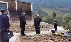 “小挎包”架起警民“连心桥”