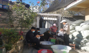 “阔时花花” 移民警察伴你开心过新年