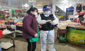 春化边境检查站开展“宪法在身边”主题宣传活动