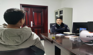 湖北恩施：“三心二意”的社区民警