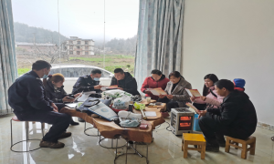 千枚“红手印”筑边境钢铁堡垒