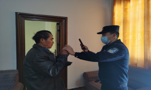 片马边境派出所民警成功帮助一名沉迷网游“熊孩子”追回损失16000余元