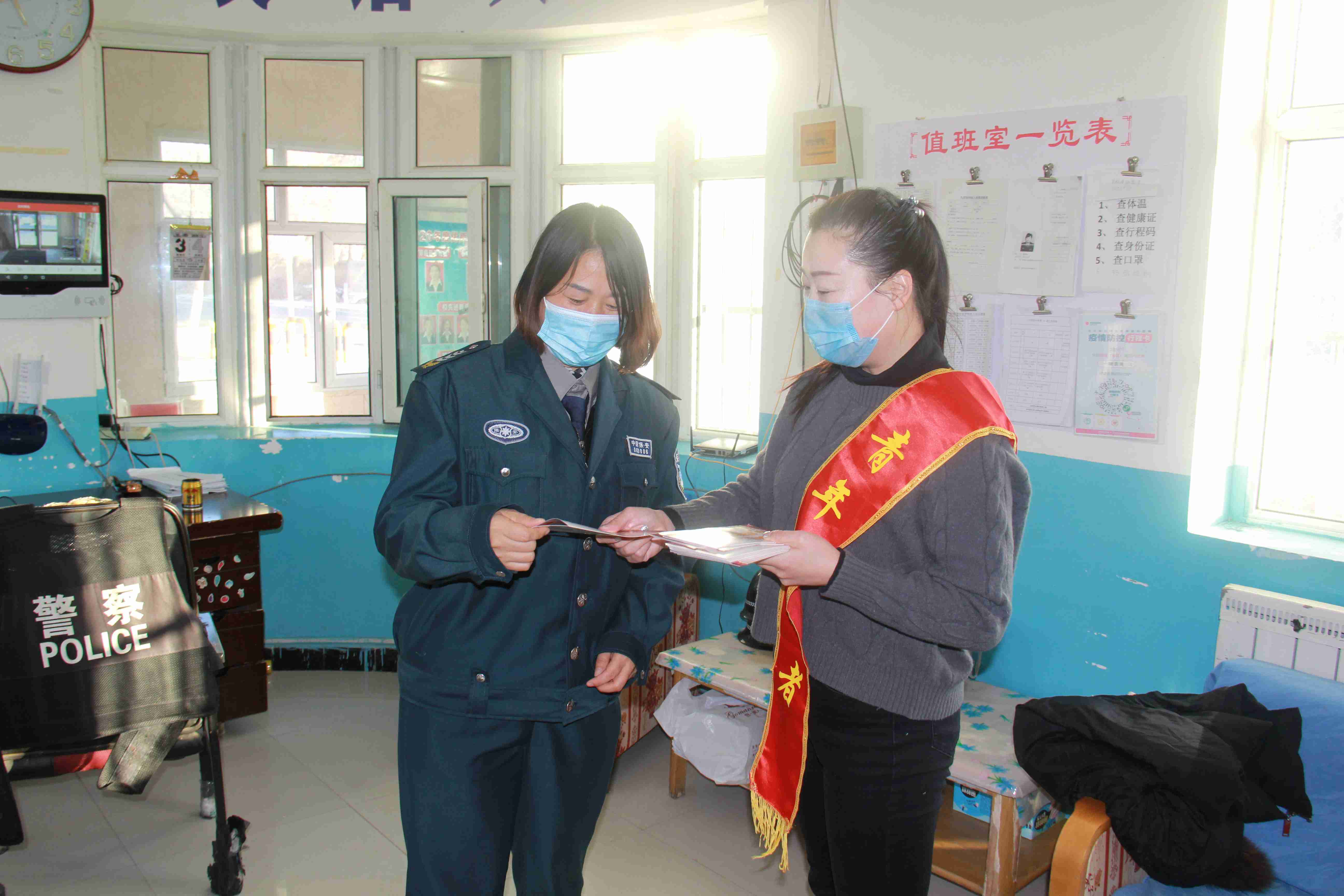 法治宣传进社区.jpg 法治宣传进社区.jpg