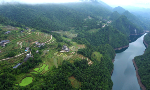 湖北恩施：“安家院子”何以幸福满院
