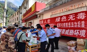 高温遇“警” 他们“火力”全开！