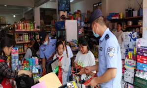 石月亮边境派出所扎实开展普法宣传活动