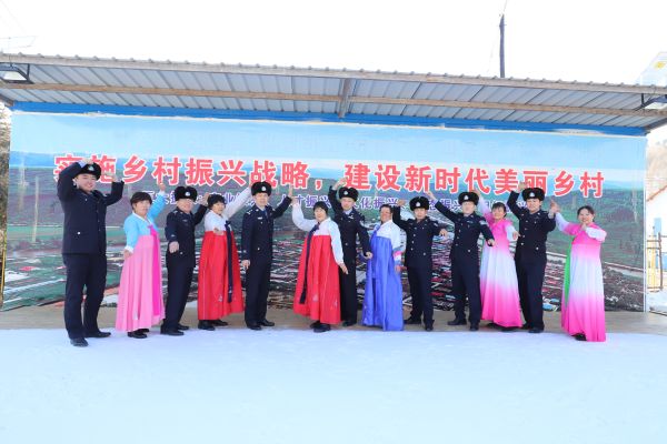 古城里派出所开展庆祝警察节系列活动.jpg