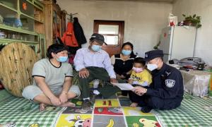 春化边境派出所深入辖区村屯开展二十大精神宣讲活动