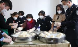 巧手做花馍“蒸”出幸福年