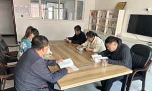 临江市建国街道台兴村农家书屋开展“农家读书日”活动