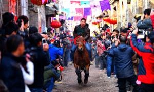 平定下董寨村：“跑马排”跑出幸福生活来