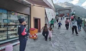 洛本卓边境派出所全面筑牢校园安全防线
