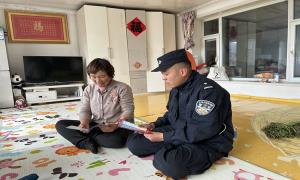 小小煤炉莫大意 拧紧取暖“安全阀”