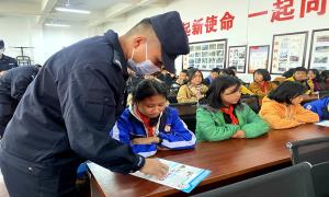 反诈宣传进校园 呵护“花朵”茁壮成长