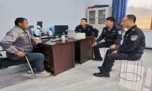 哈达门边境派出所走进驻地企业开展服务宣传活动