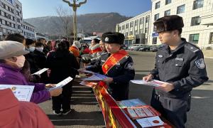 长白边境管理大队扎实开展国家宪法日暨宪法宣传周普法宣传活动