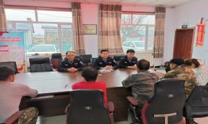召开警民恳谈会 架起警民“连心桥”