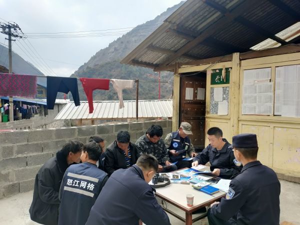 民警组织网格员培训.jpg