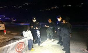 孩子别怕，叔叔送你回家！