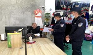 发放便民服务卡 服务群众“零距离”