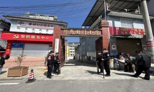 “护学岗”上“警”色浓