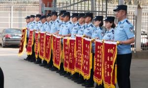 为民解忧暖人心 这个警务室获赠13面锦旗