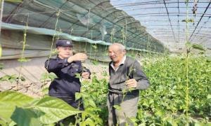 民警变身“庄稼汉” 不误农时不负春