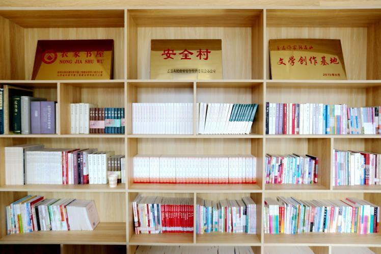 hong3.jpeg hong3.jpeg