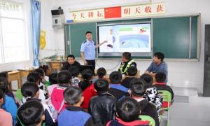 双警联动进校园 法治宣传护成长