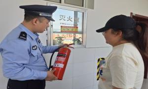 大栗子边境派出所民警走进辖区校园开展消防安全知识讲座