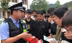 禁毒宣传接地气 守护平安不“毒”行