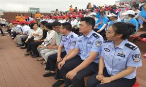 警民一家亲 浓情邻里节